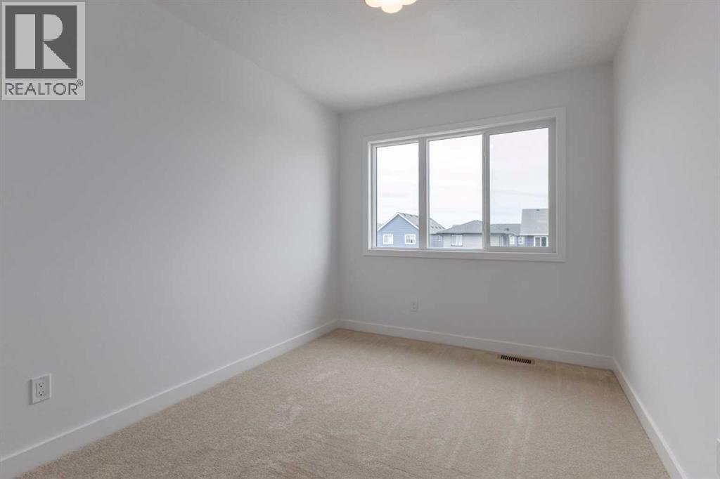 90 Agate Road, Cochrane