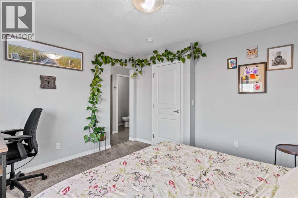 Single Family House for Sale in  Legacy Glen Common SE Legacy Calgary 