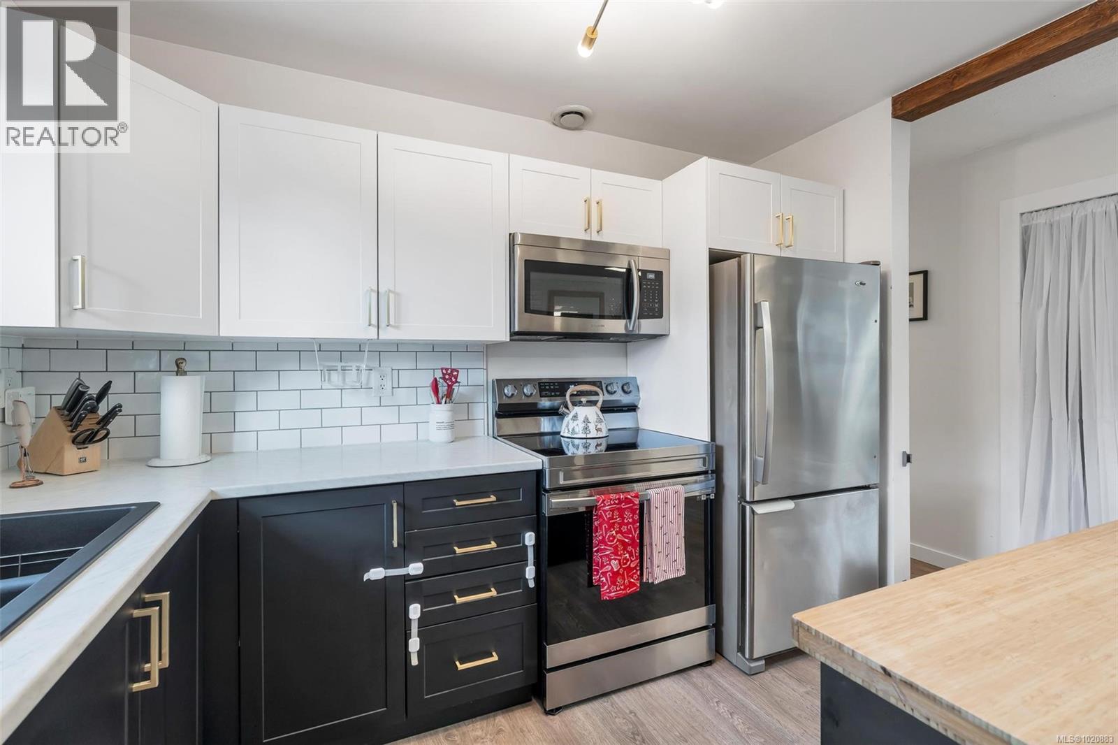  2260 Sooke Road, Colwood