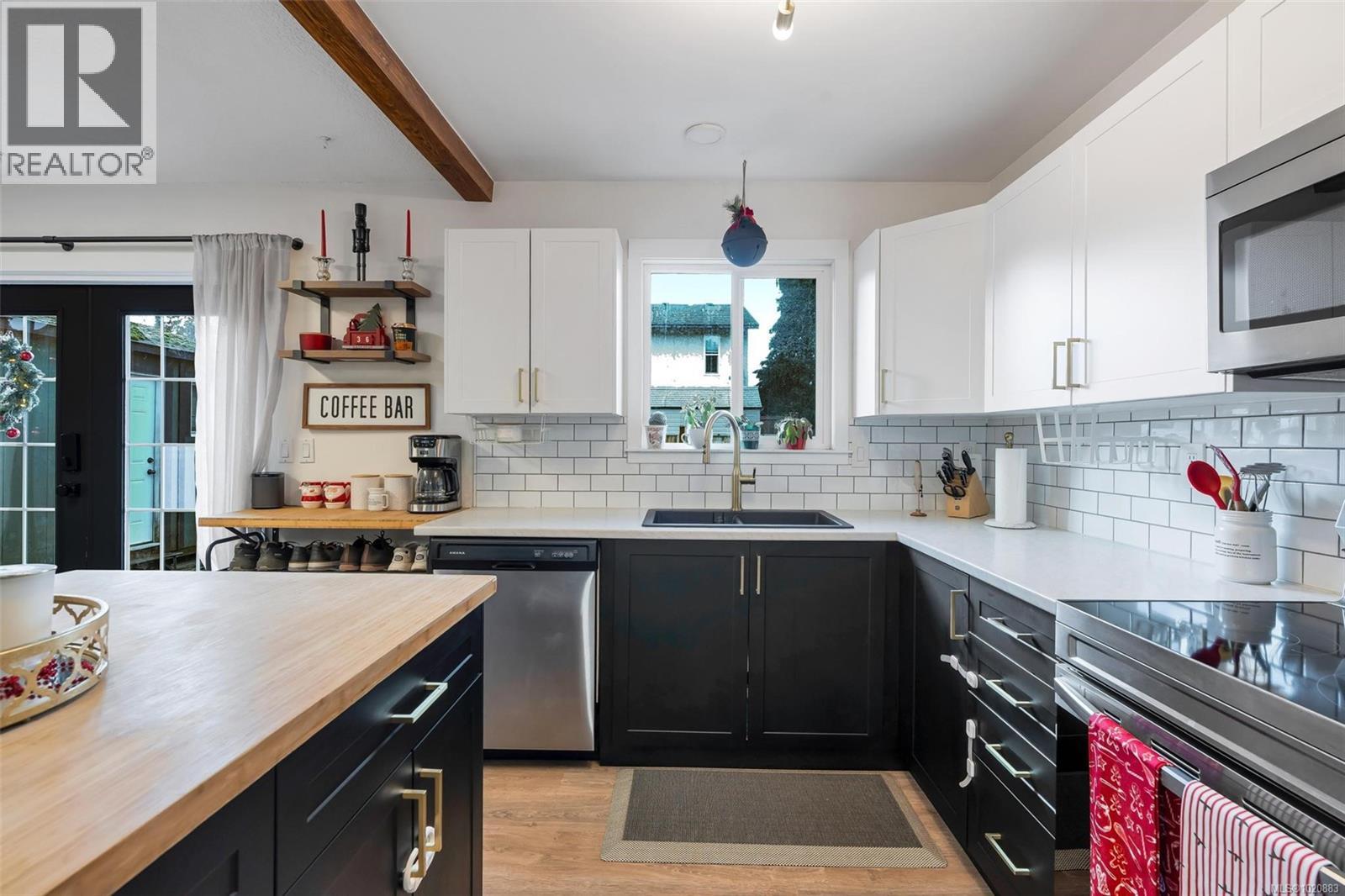  2260 Sooke Road, Colwood