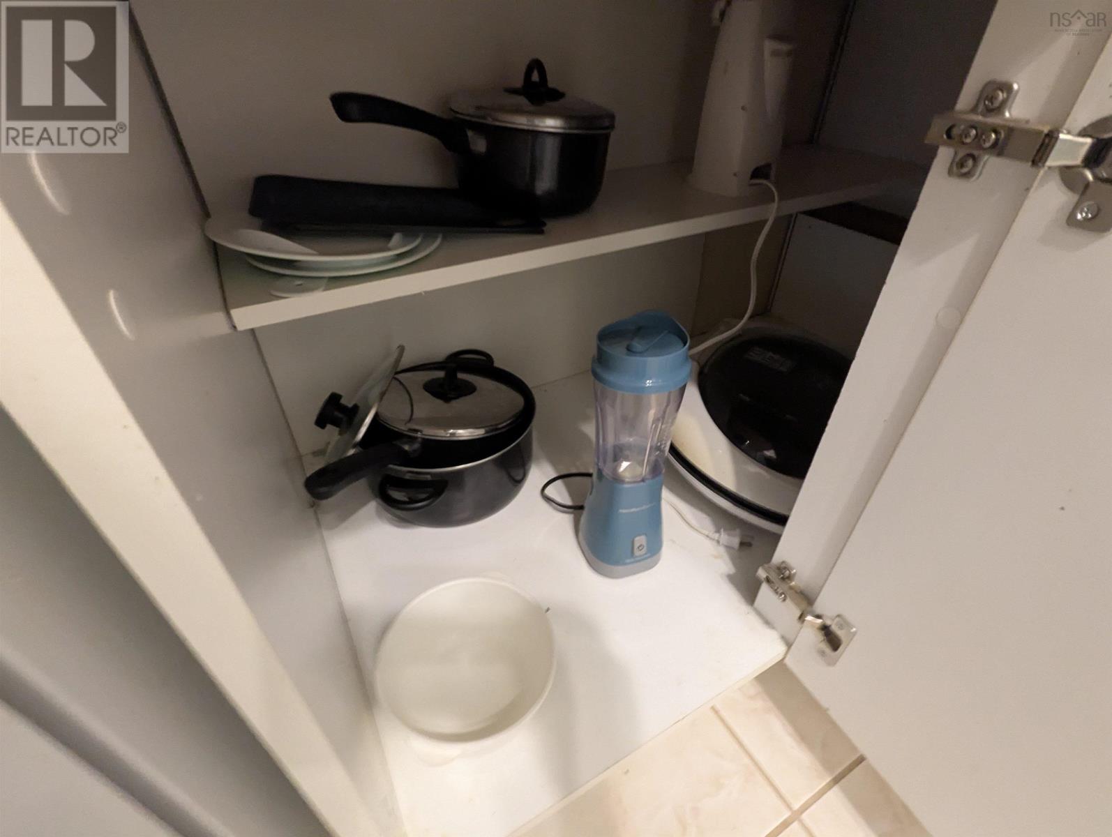 Property 17 of 18 of 504 6369 Coburg Road