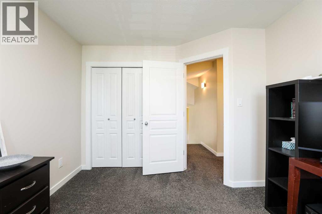 Single Family House Bi-level for Sale in  Mt Sunburst Crescent W Sunridge Lethbridge 