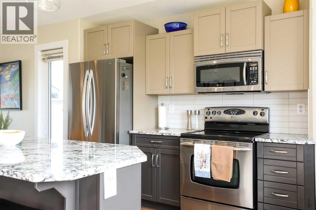 Single Family House Bi-level for Sale in  Mt Sunburst Crescent W Sunridge Lethbridge 