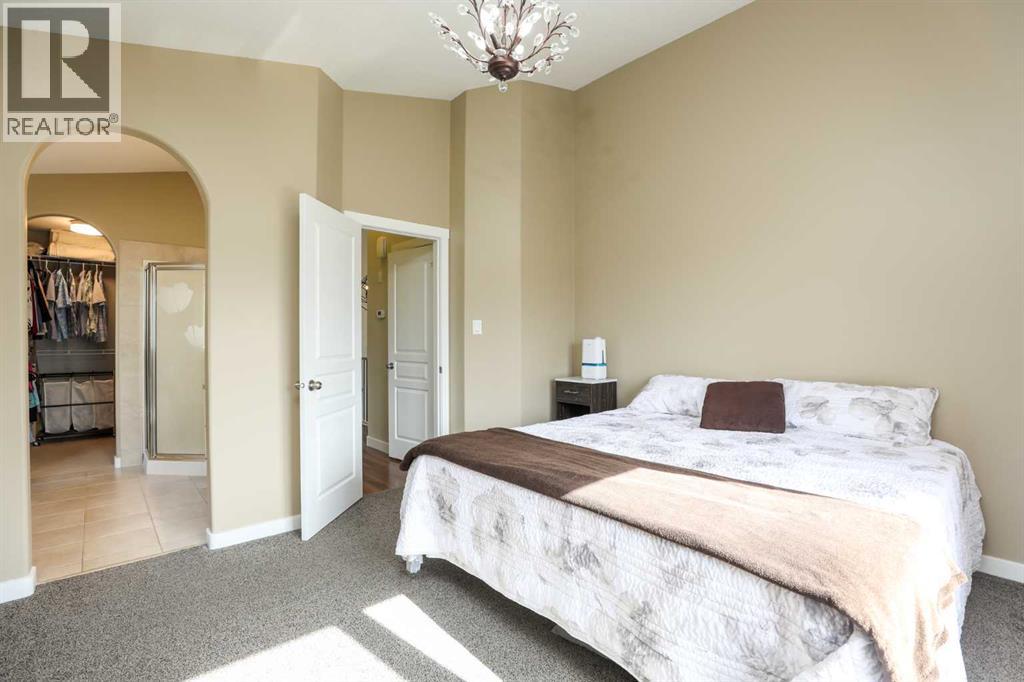 Single Family House Bi-level for Sale in  Mt Sunburst Crescent W Sunridge Lethbridge 