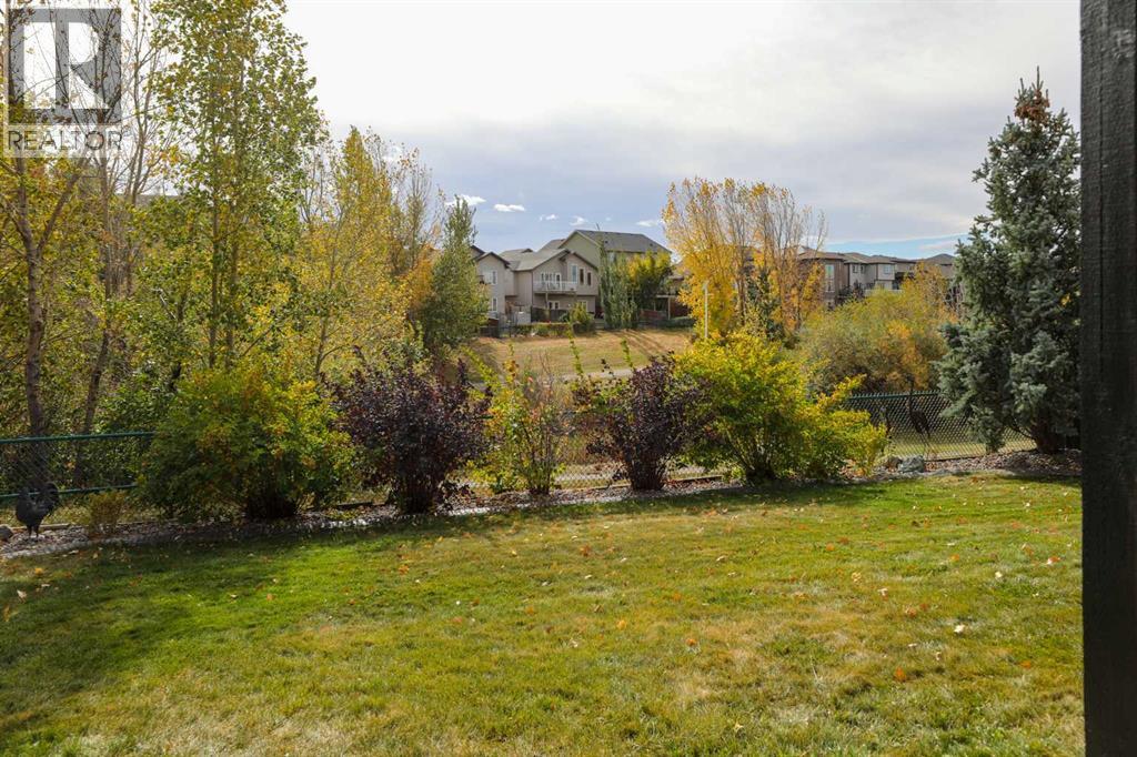 Single Family House Bi-level for Sale in  Mt Sunburst Crescent W Sunridge Lethbridge 