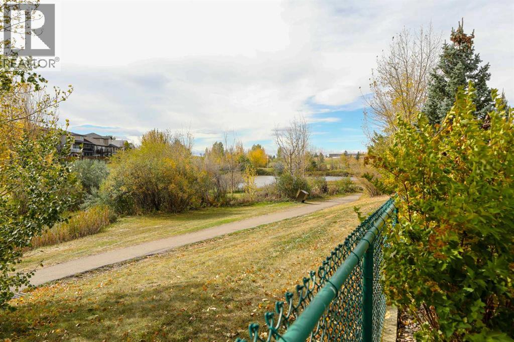 Single Family House Bi-level for Sale in  Mt Sunburst Crescent W Sunridge Lethbridge 