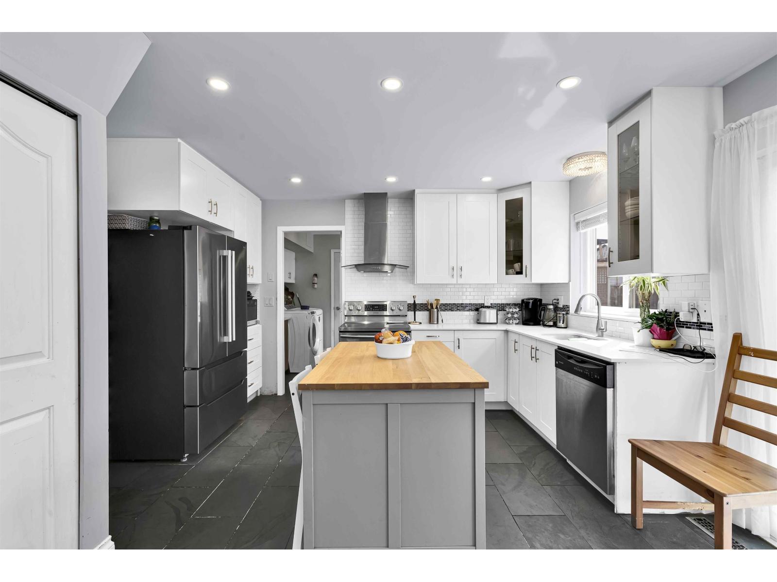 11318 82 Avenue, Delta