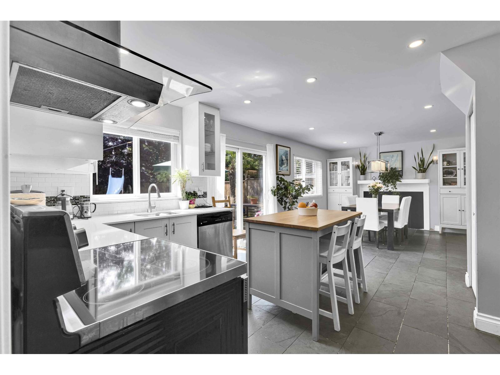 11318 82 Avenue, Delta