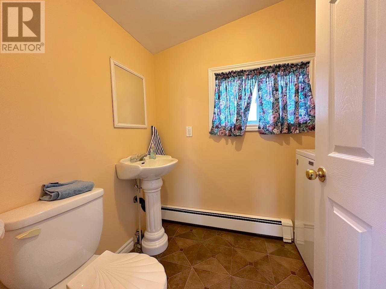 17 PAQUET Avenue - Photo 5 of 31, Souris, Prince Edward Island