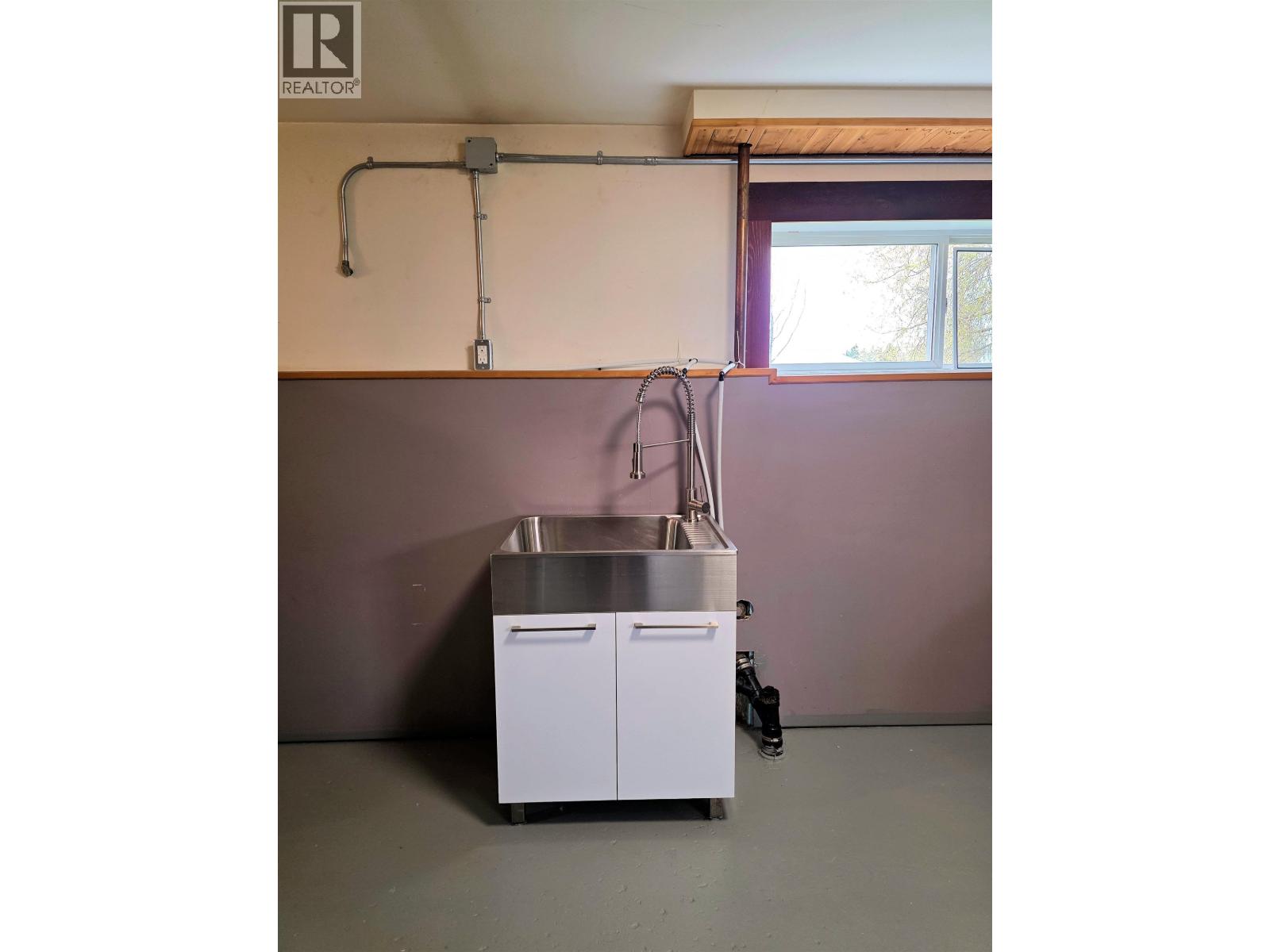 10 MCDONALD Avenue, Granisle