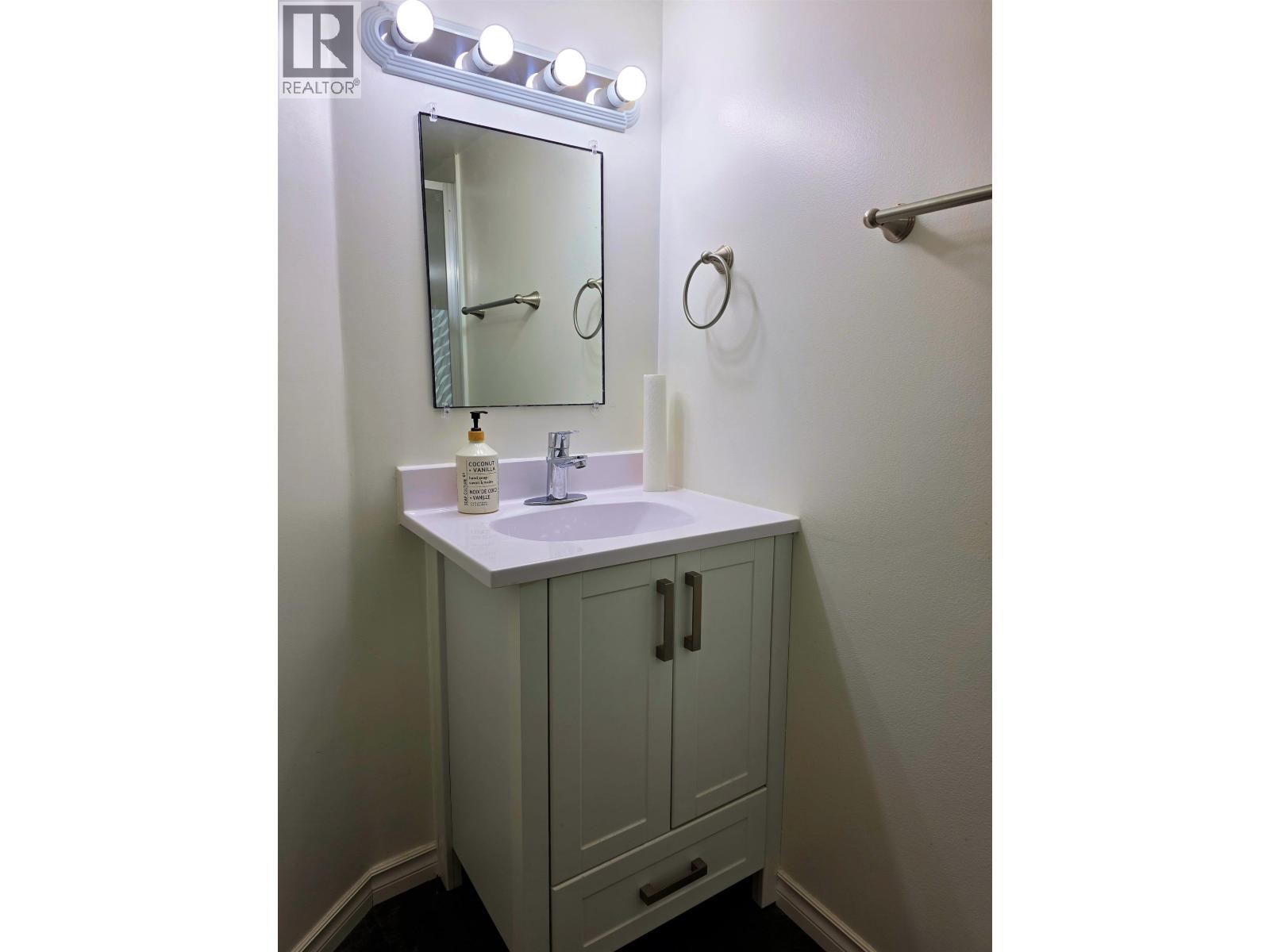 10 MCDONALD Avenue, Granisle