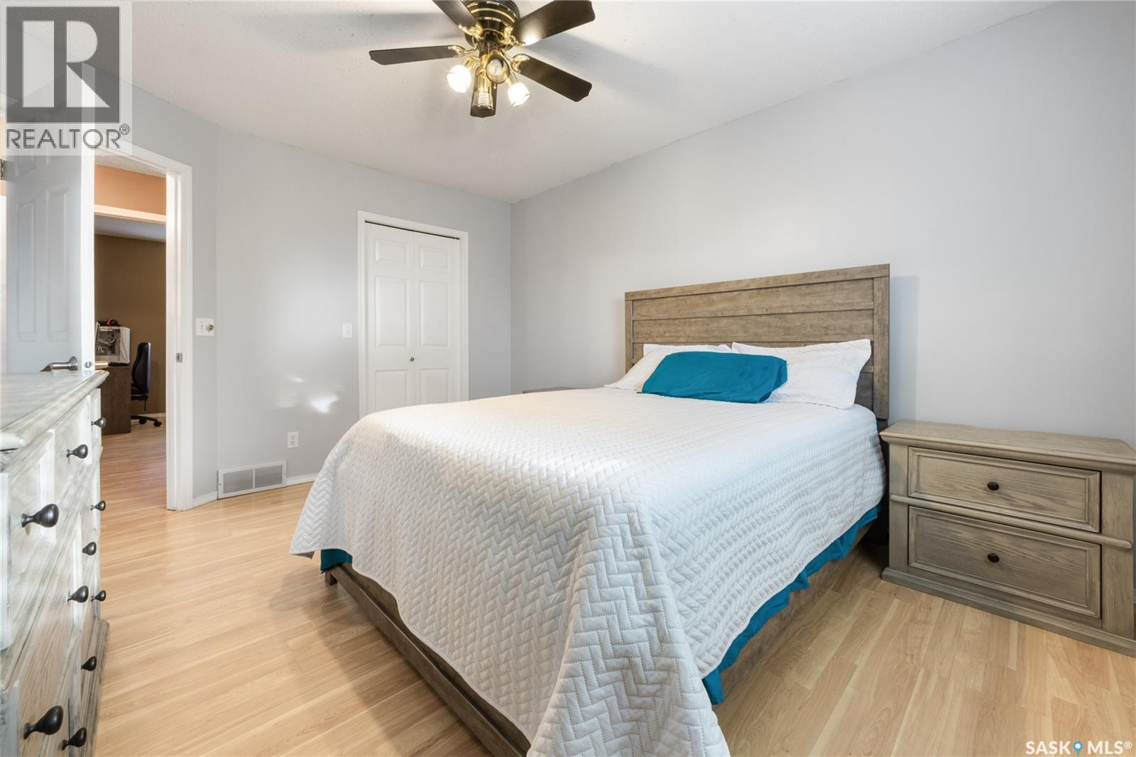 Single Family House Bi-level for Sale in   Heritage LANE Saskatoon 