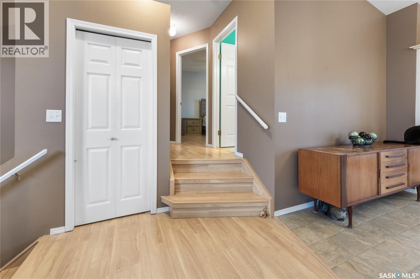 Single Family House Bi-level for Sale in   Heritage LANE Saskatoon 