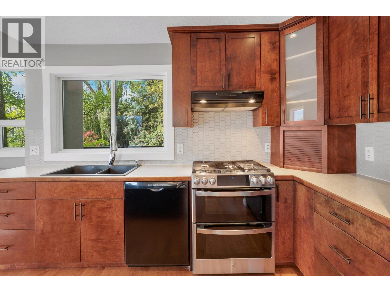 220 West Bench Drive, Penticton