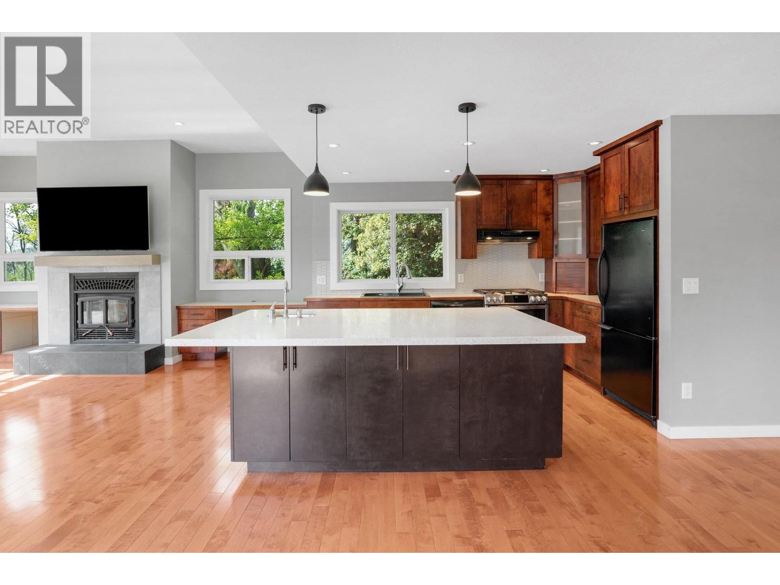 220 West Bench Drive, Penticton