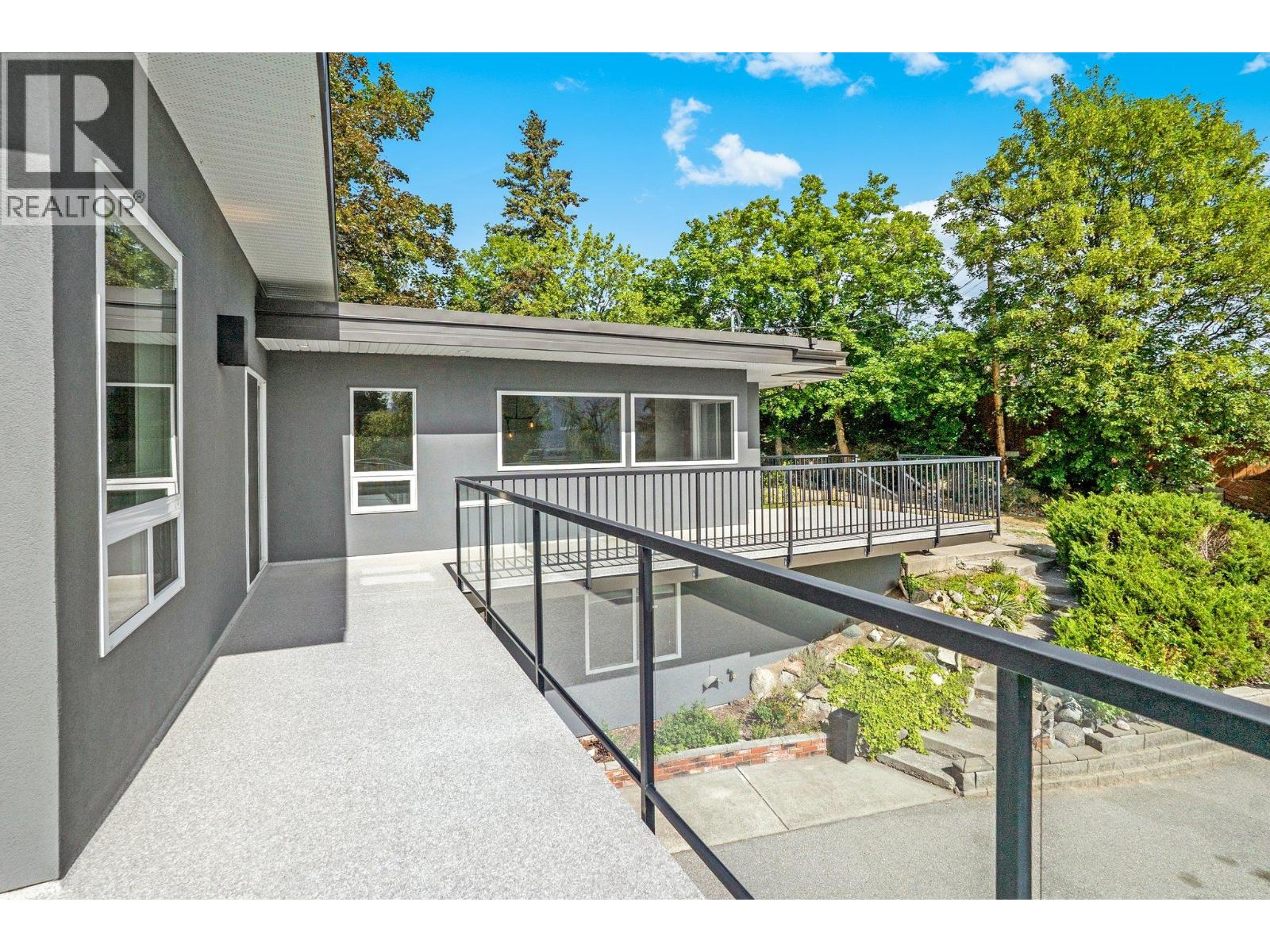 220 West Bench Drive, Penticton