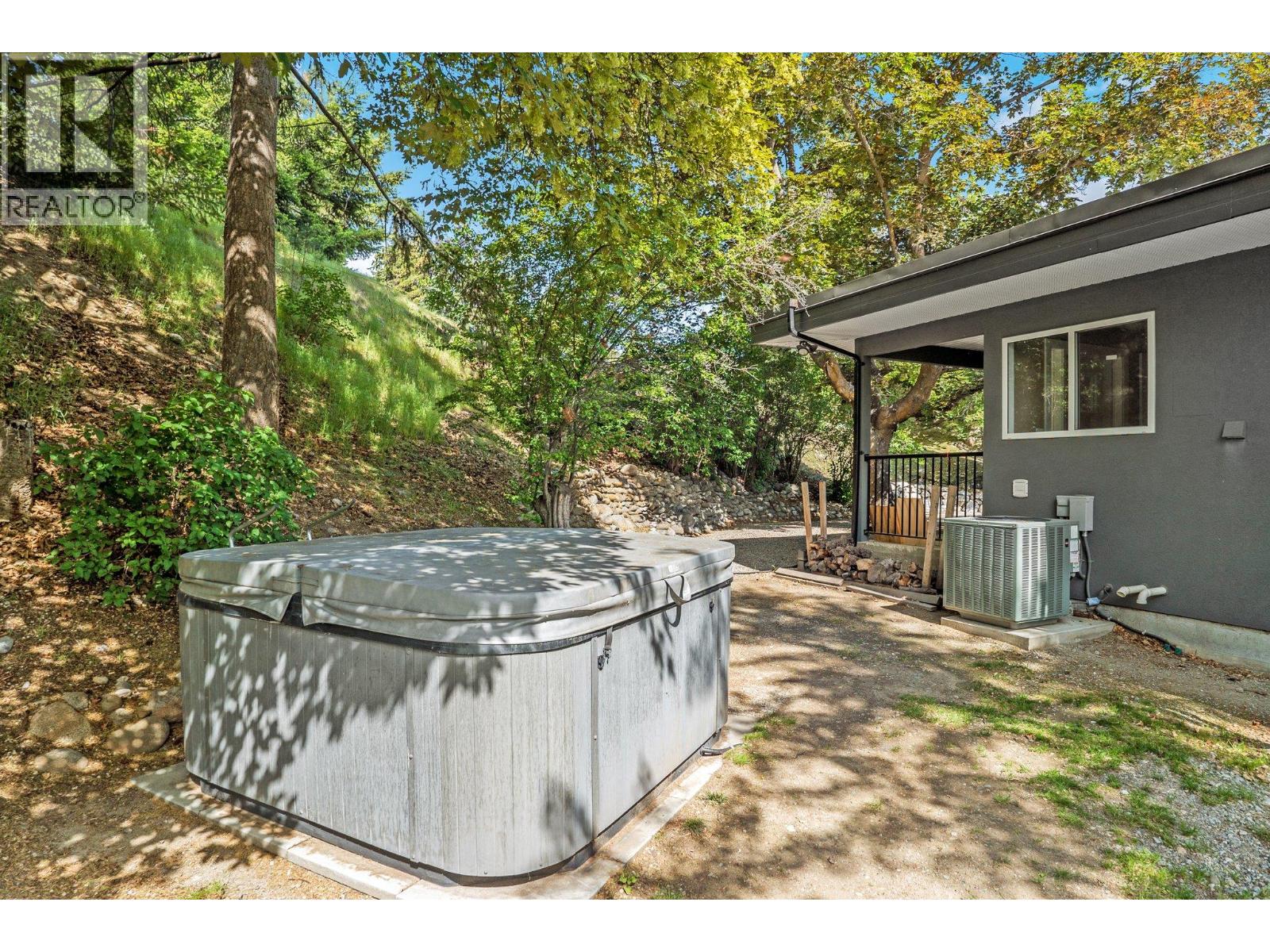 220 West Bench Drive, Penticton