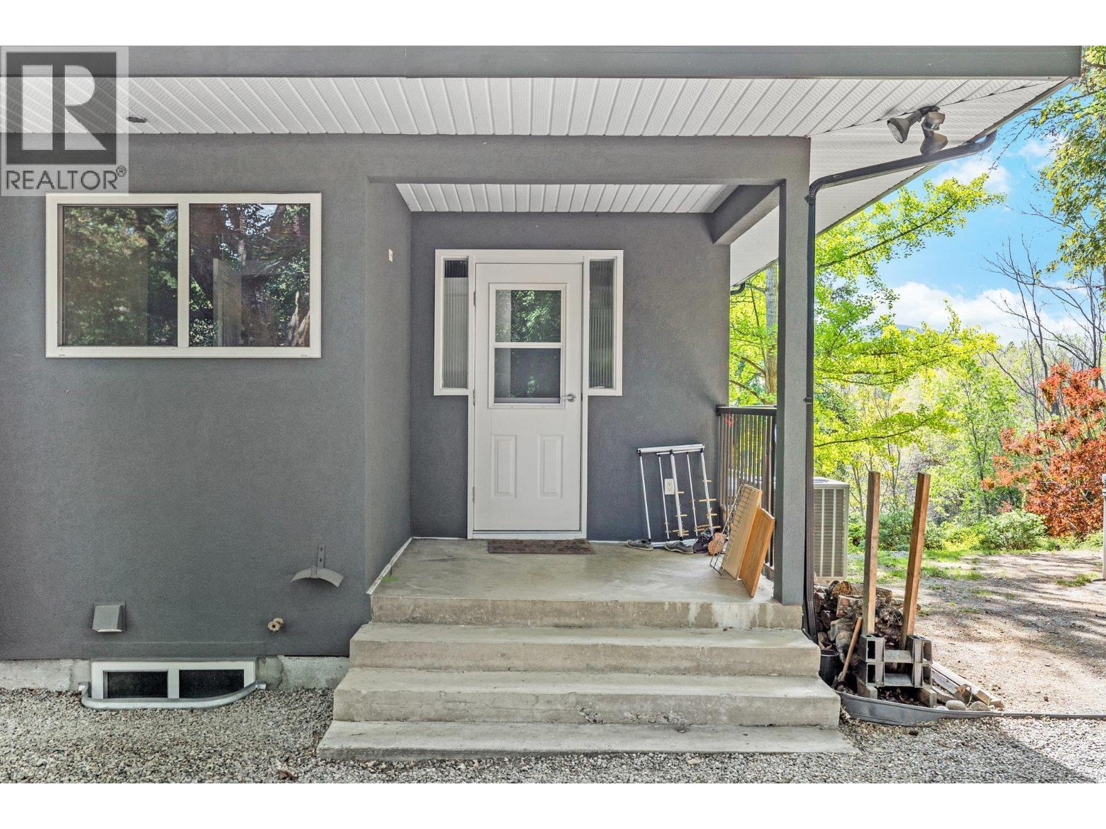 220 West Bench Drive, Penticton