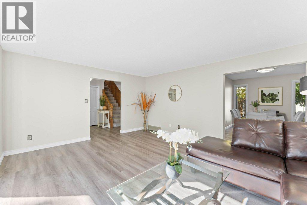 Single Family House for Sale in  Woodmont Way SW Woodbine Calgary 