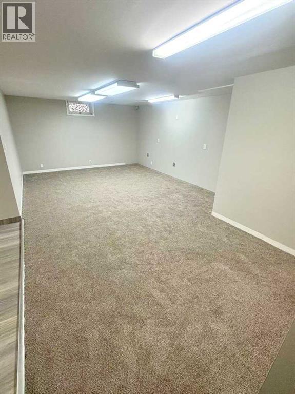 Single Family House for Sale in  Woodmont Way SW Woodbine Calgary 