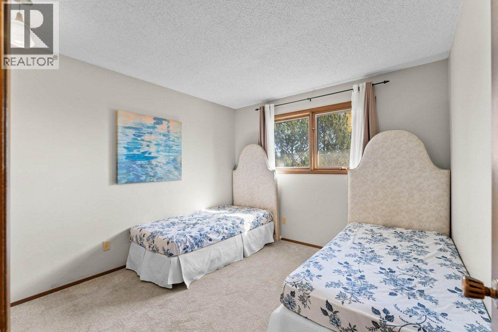 Single Family House for Sale in  Woodmont Way SW Woodbine Calgary 