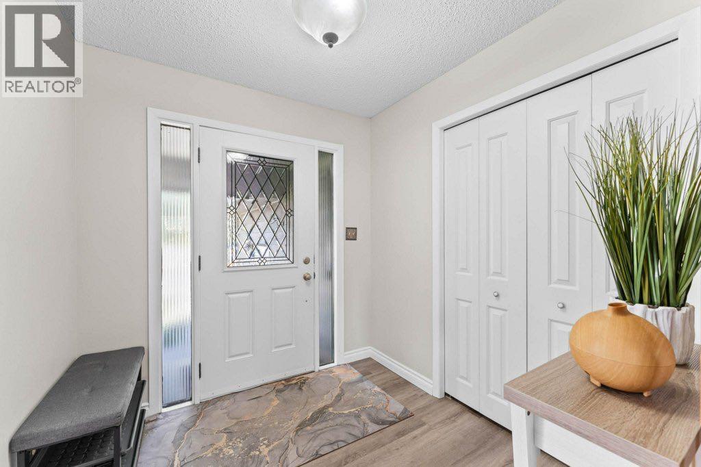 Single Family House for Sale in  Woodmont Way SW Woodbine Calgary 