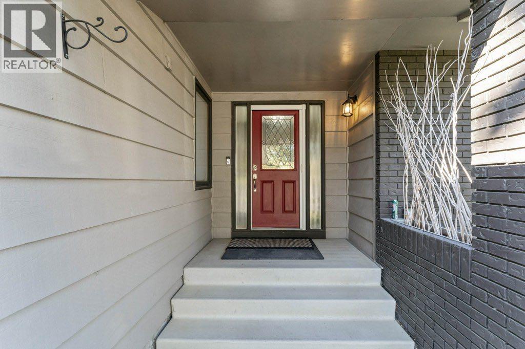 Single Family House for Sale in  Woodmont Way SW Woodbine Calgary 