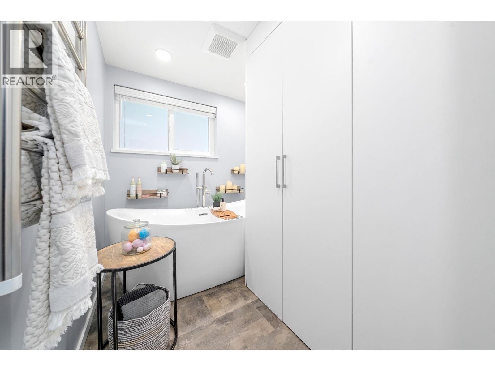 2540 BOSWELL AVENUE, North Vancouver