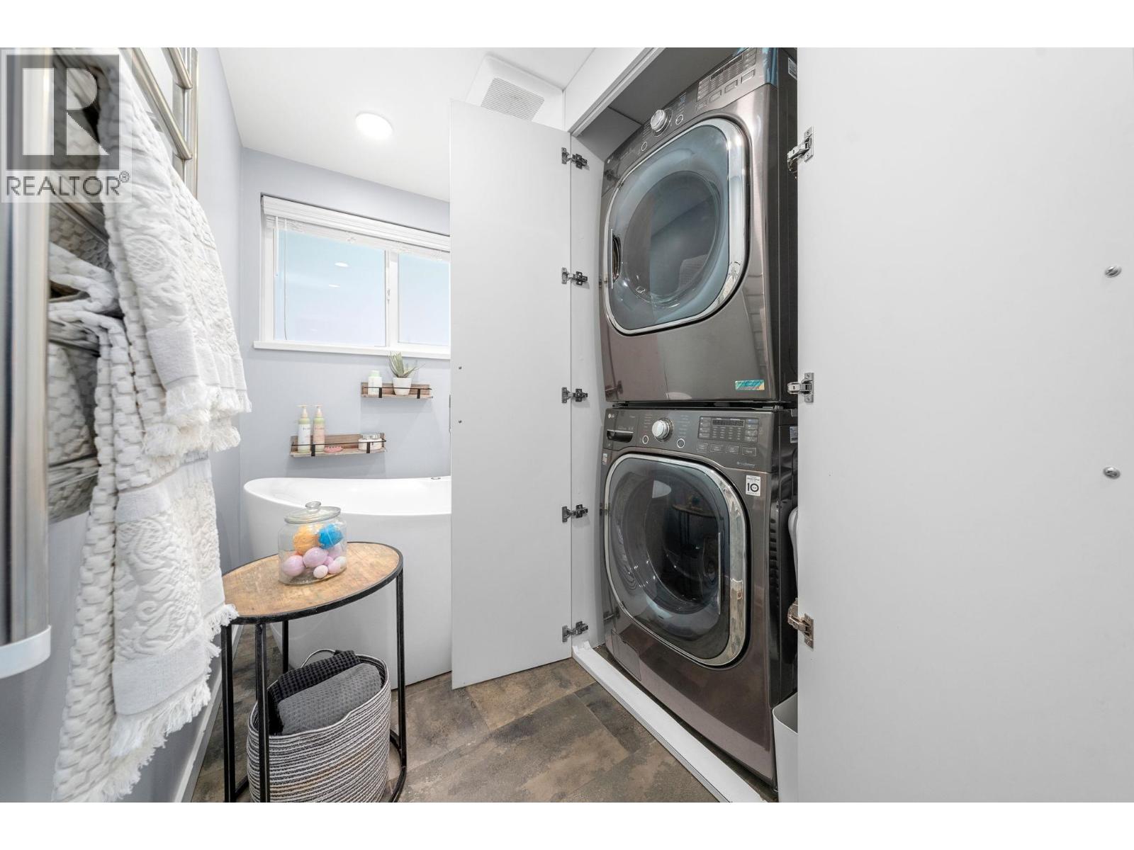 2540 BOSWELL AVENUE, North Vancouver