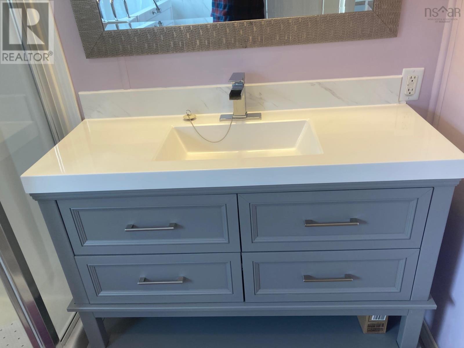 Property 12 of 29 of 38 Sherbrooke Avenue