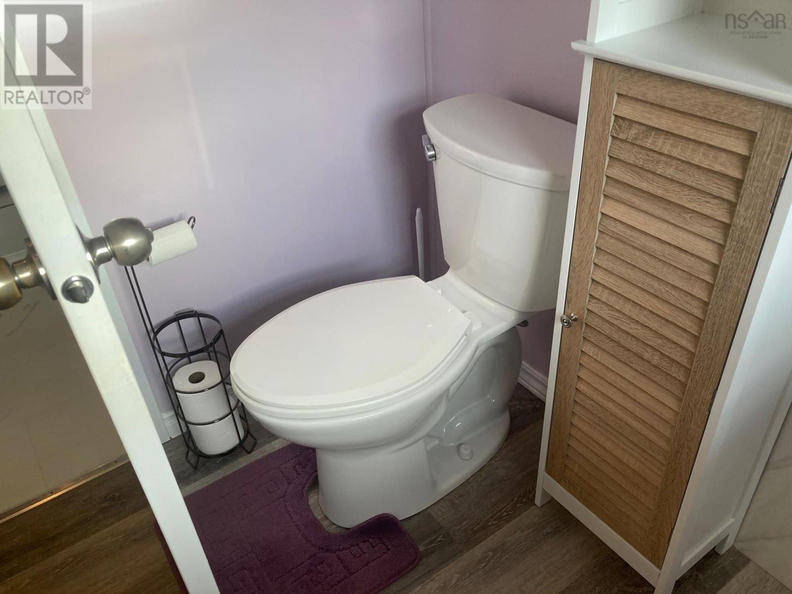 Property 4 of 29 of 38 Sherbrooke Avenue