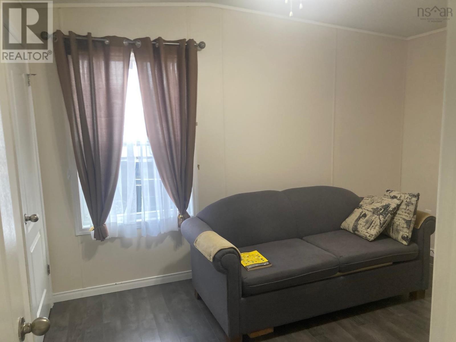 Property 19 of 29 of 38 Sherbrooke Avenue