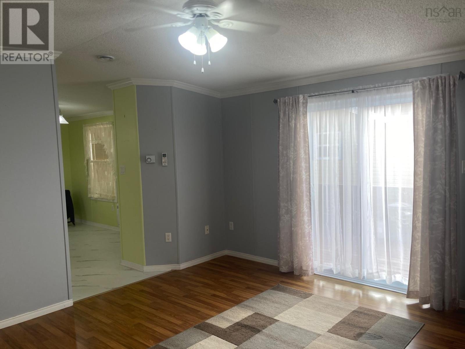 Property 26 of 29 of 38 Sherbrooke Avenue