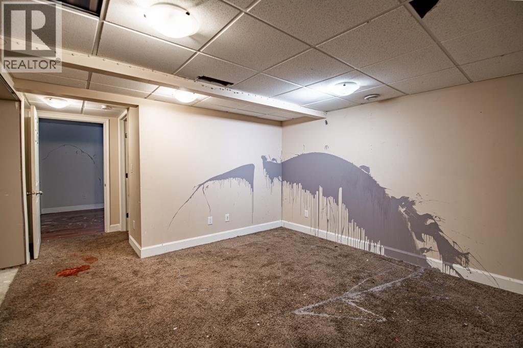 0 Close Close, Red Deer