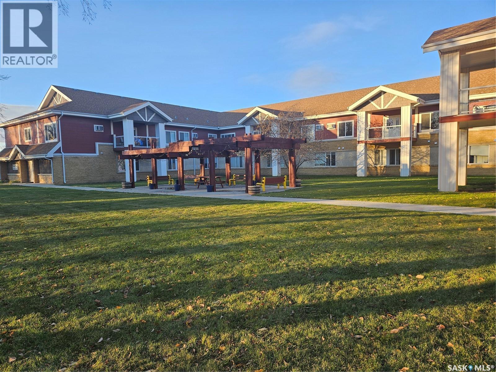 108 302 Bemister AVENUE E - Photo 2 of 13, Melfort, Saskatchewan