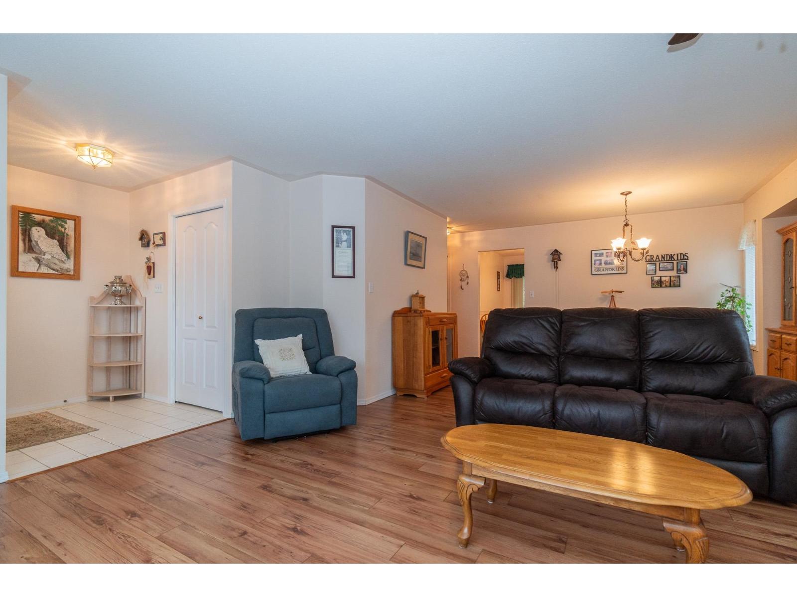 38 45175 WELLS ROAD, Sardis West Vedder, Chilliwack