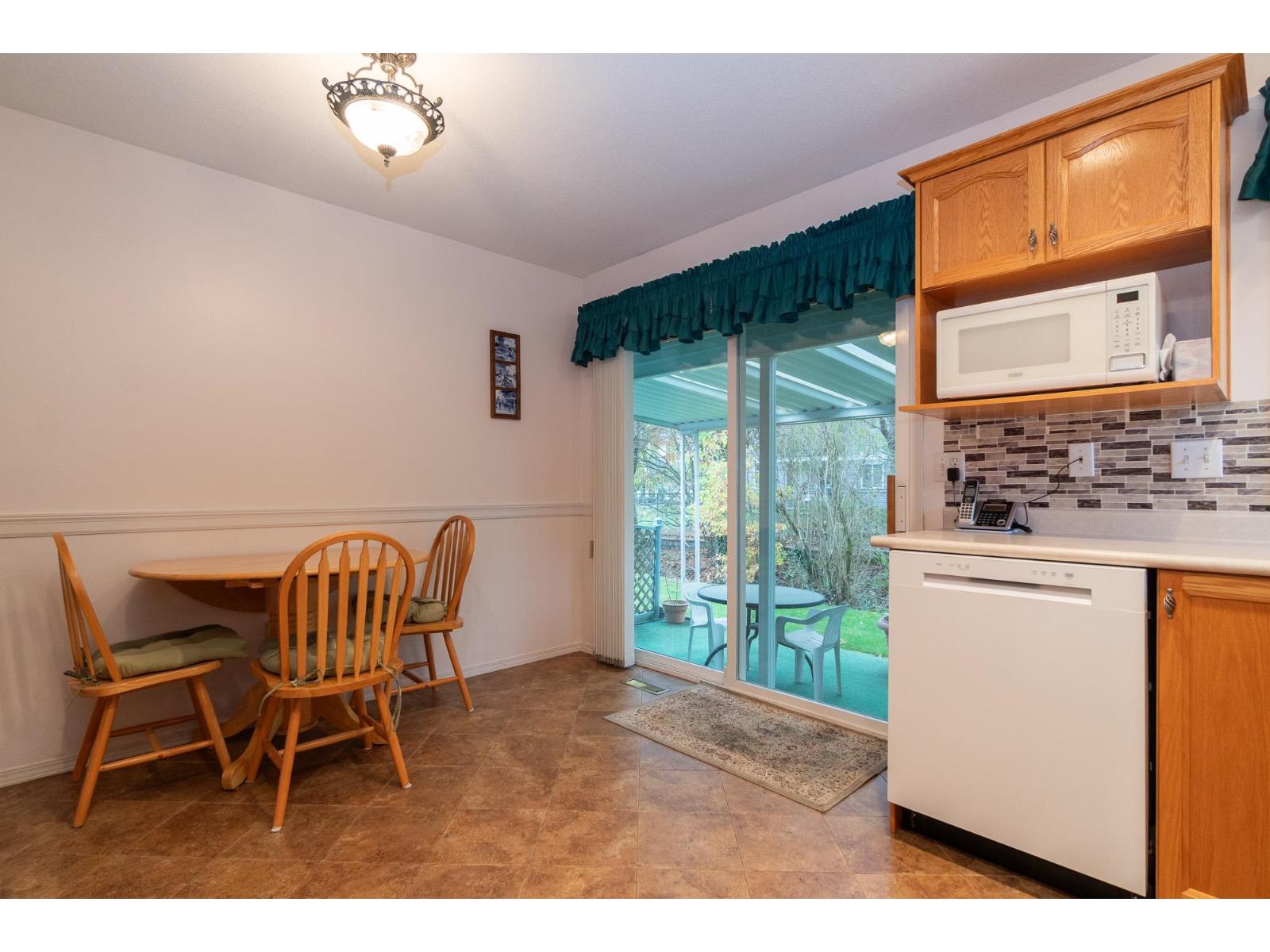 38 45175 WELLS ROAD, Sardis West Vedder, Chilliwack