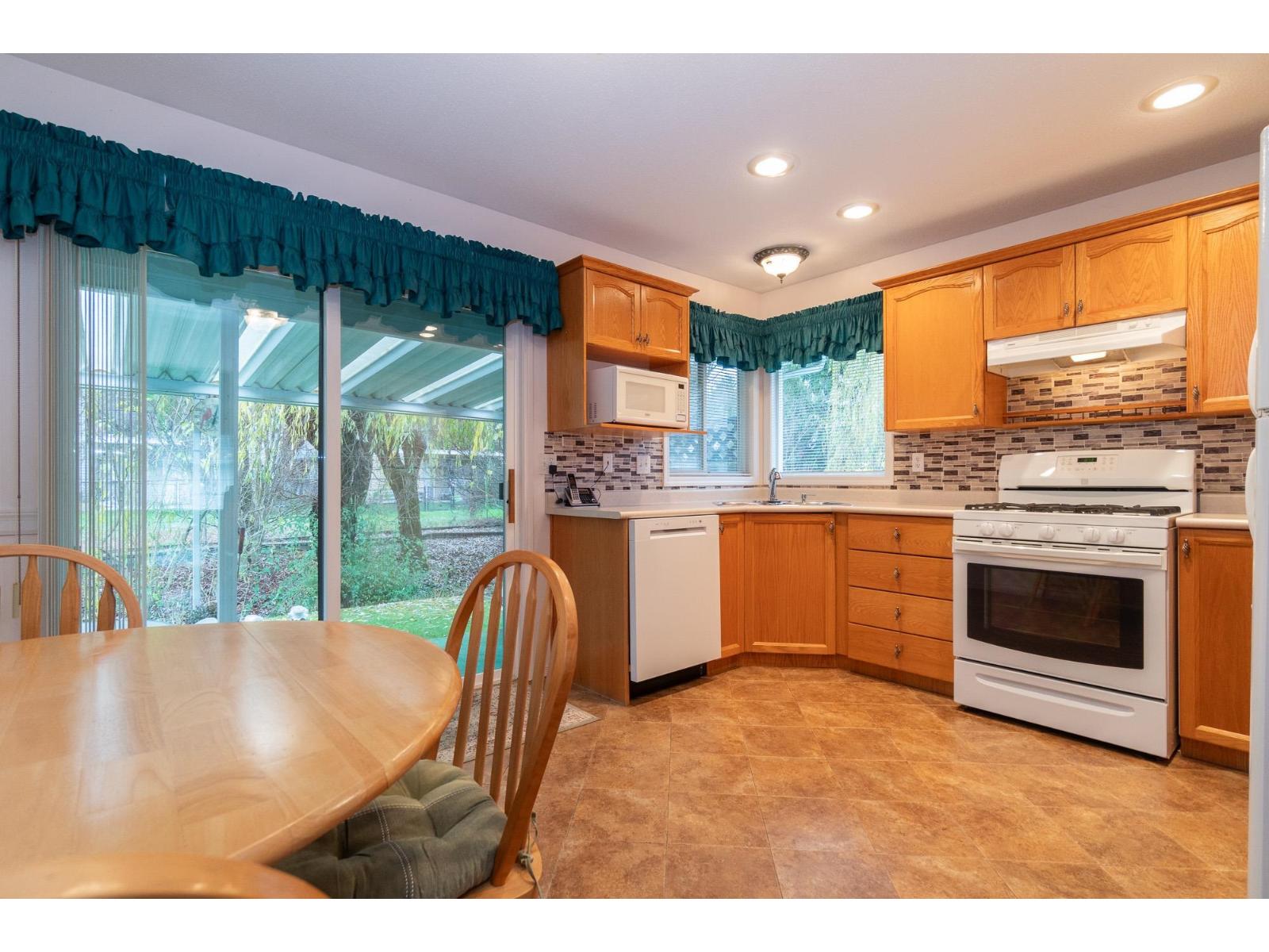 38 45175 WELLS ROAD, Sardis West Vedder, Chilliwack