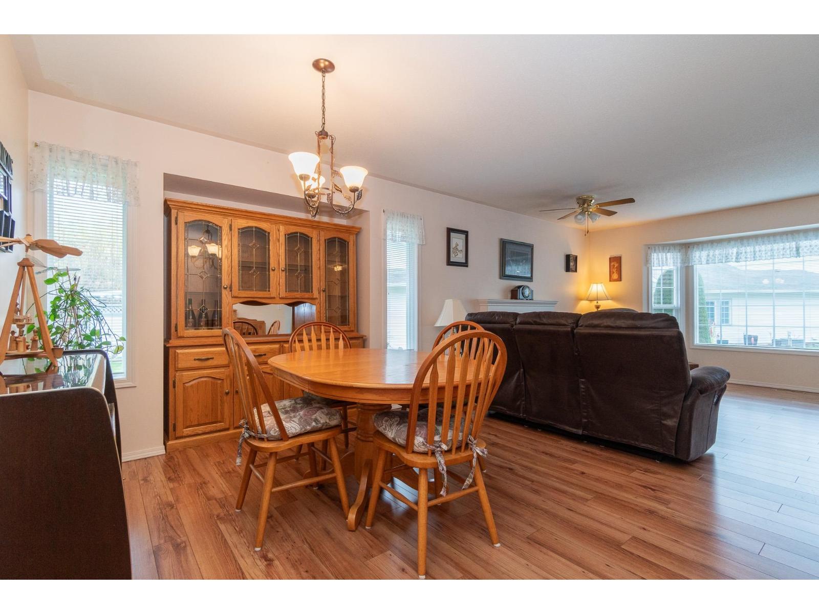 38 45175 WELLS ROAD, Sardis West Vedder, Chilliwack