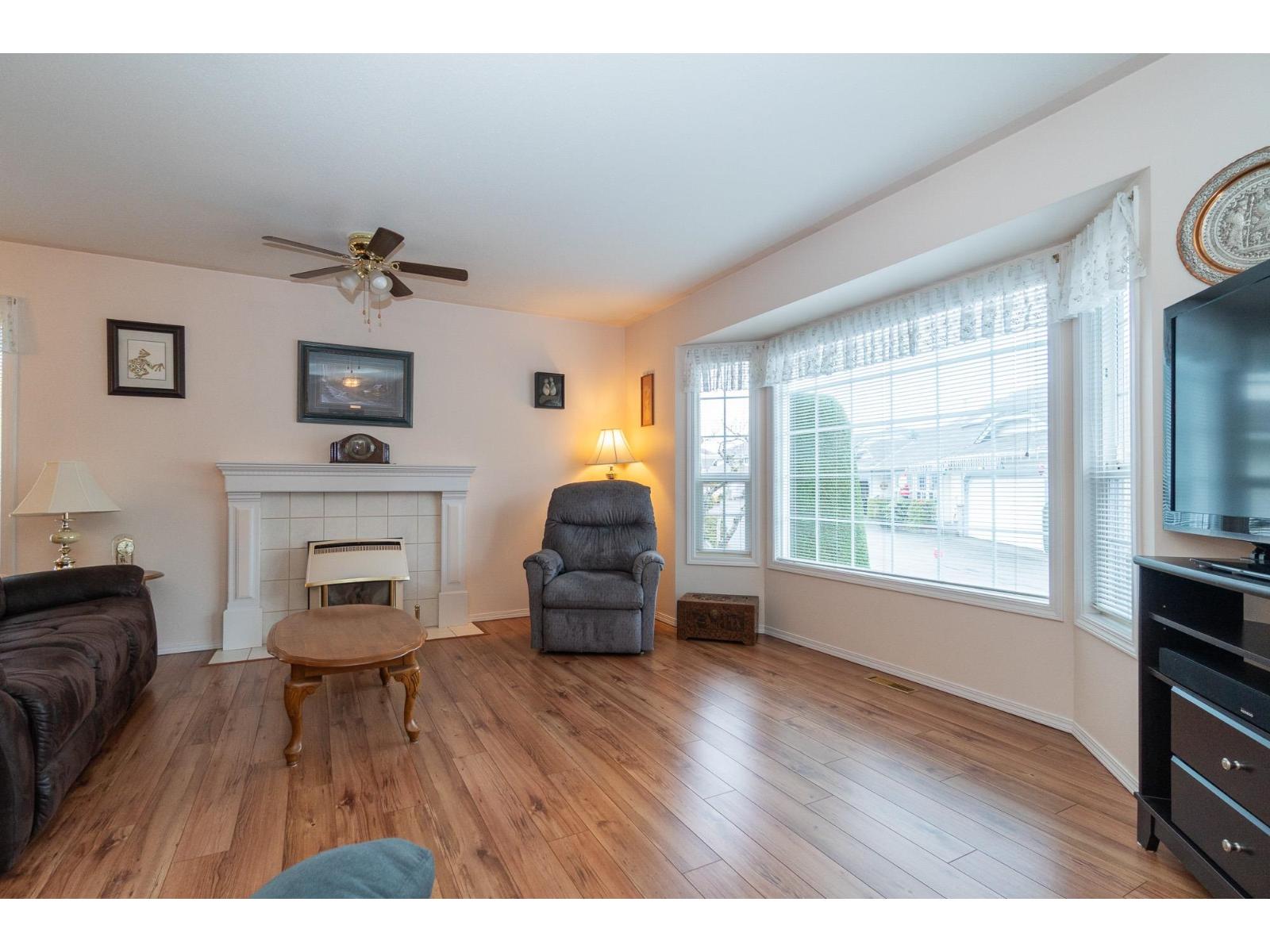 38 45175 WELLS ROAD, Sardis West Vedder, Chilliwack