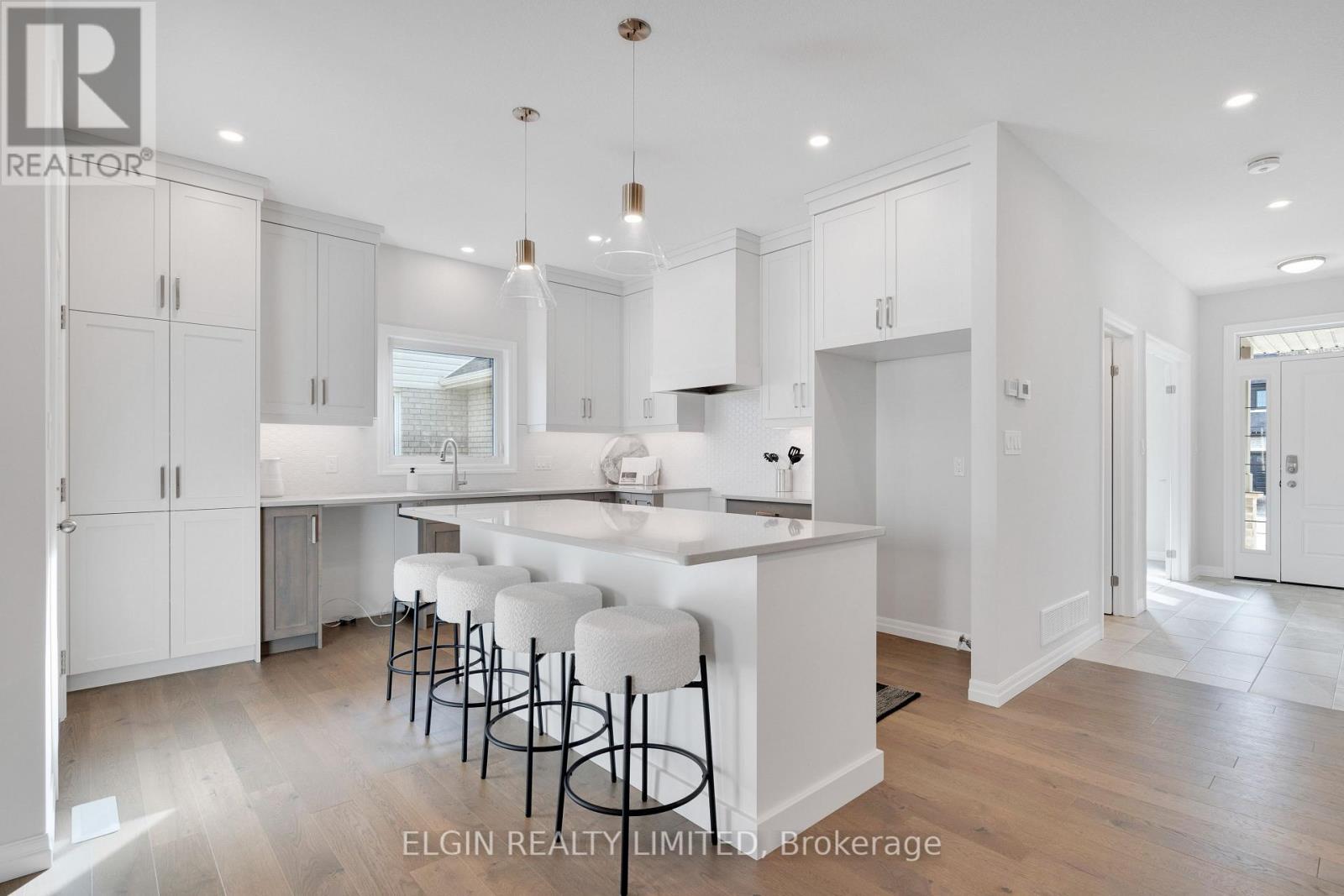 8 HARTLAND CIRCLE - 16