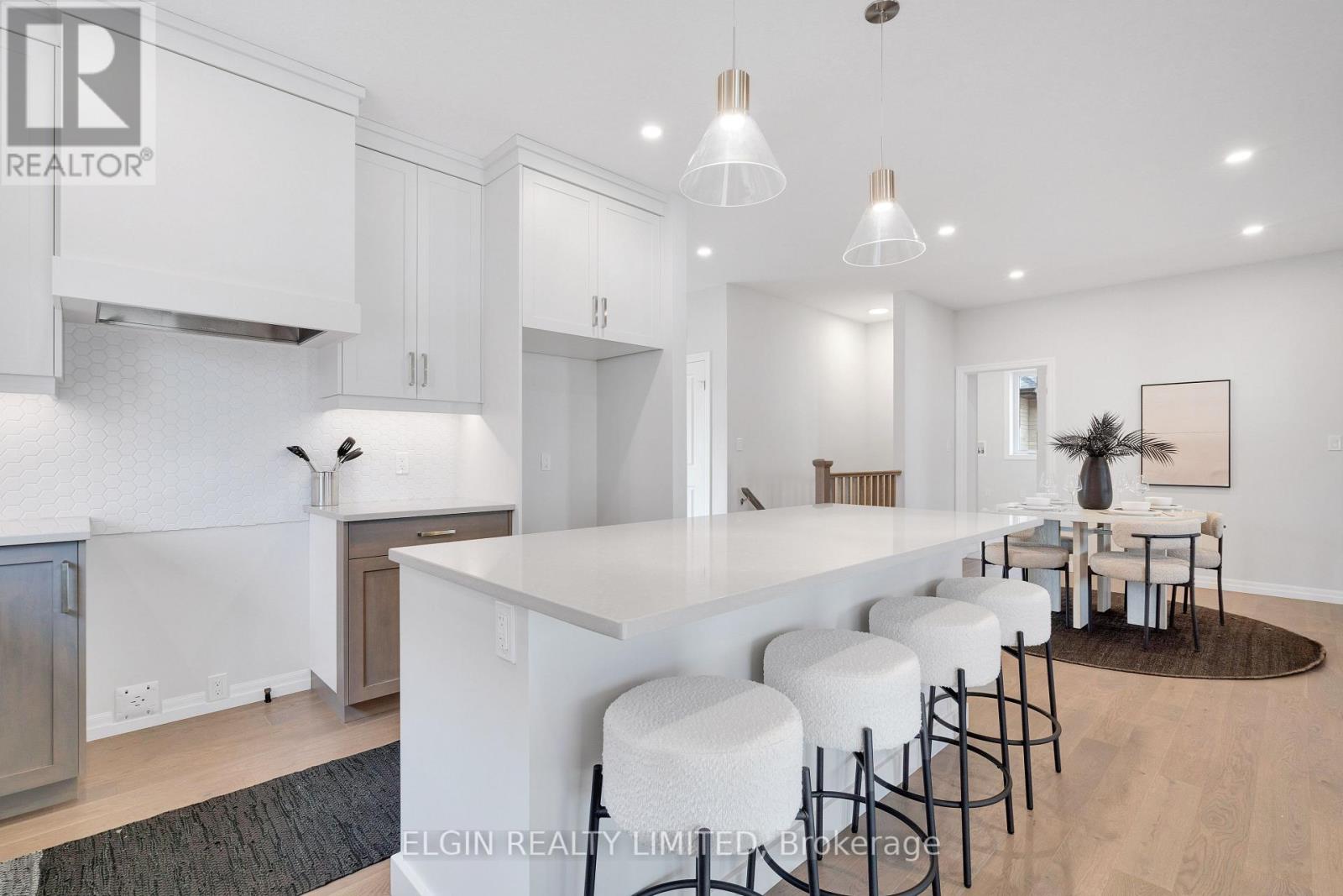 8 HARTLAND CIRCLE - 19