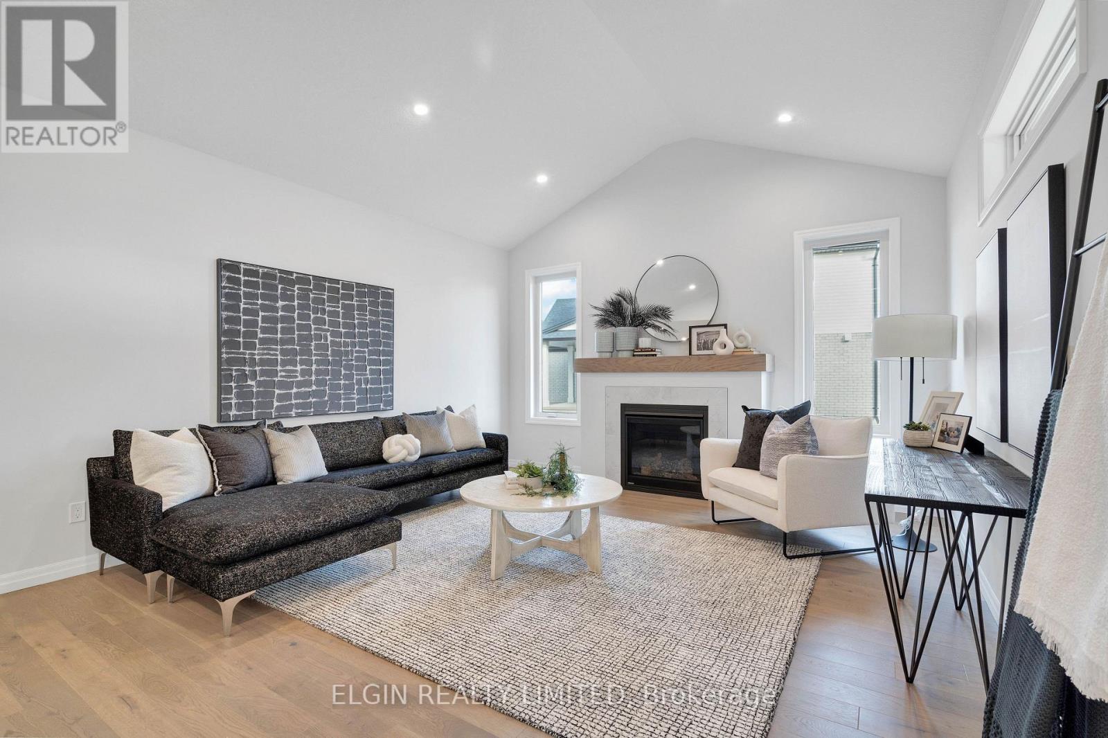8 HARTLAND CIRCLE - 21