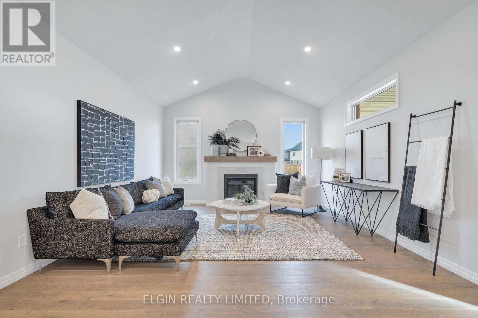 8 HARTLAND CIRCLE - 22