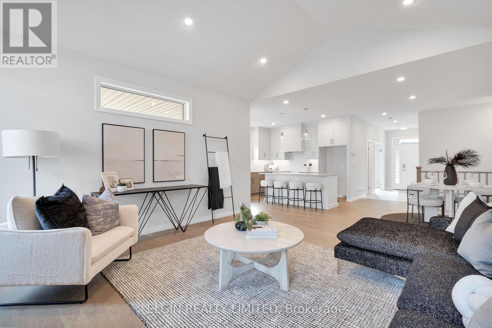 8 HARTLAND CIRCLE - 24