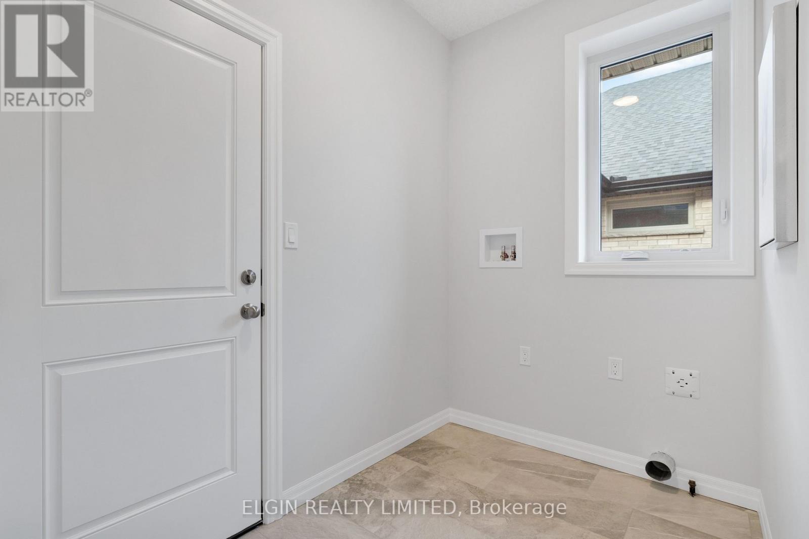 8 HARTLAND CIRCLE - 30