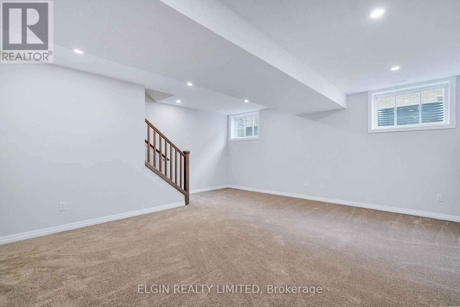 8 HARTLAND CIRCLE - 36