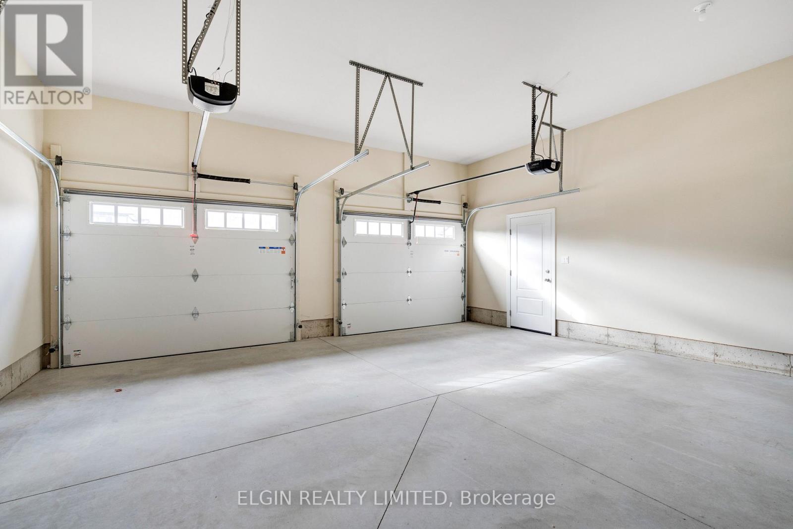 8 HARTLAND CIRCLE - 44