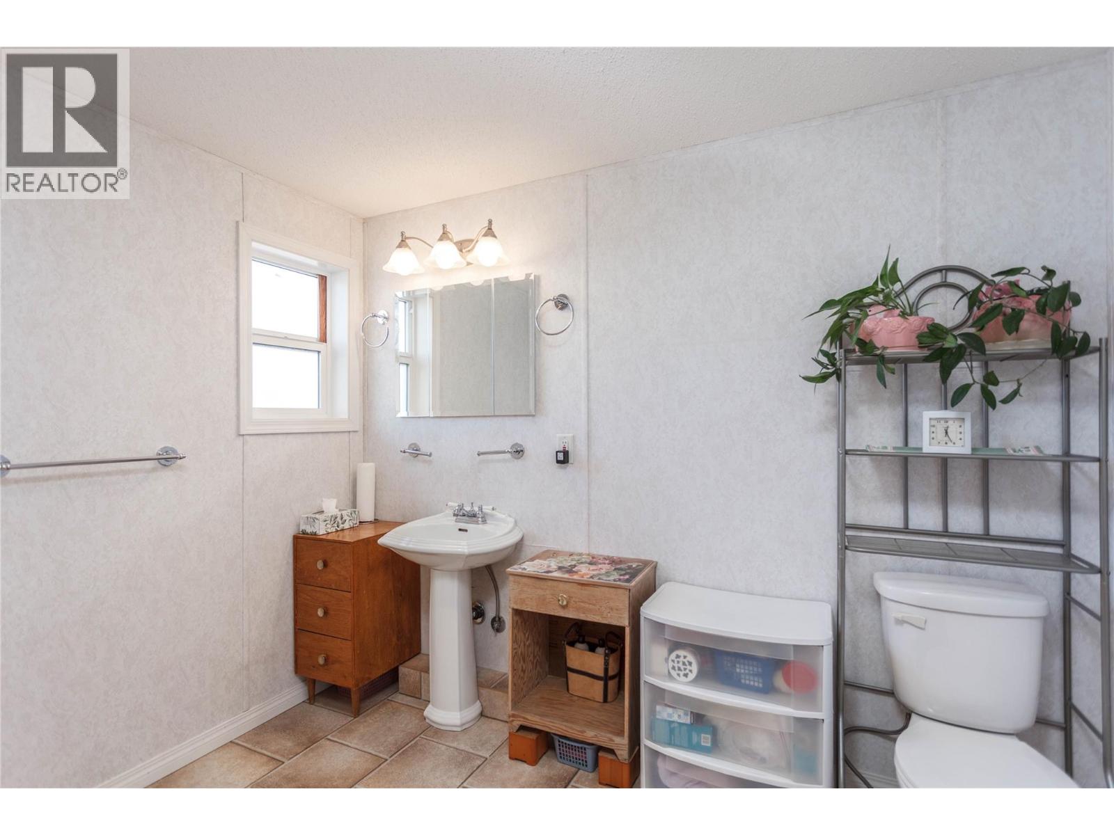 #4 71 Antoine Road - 16