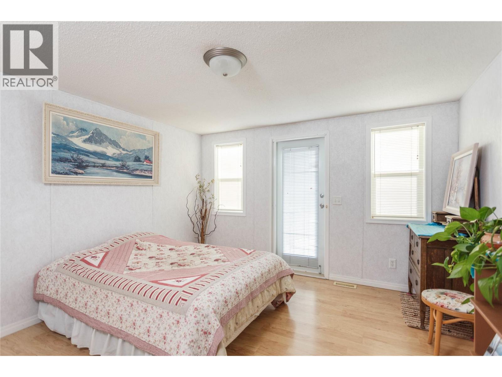#4 71 Antoine Road - 17